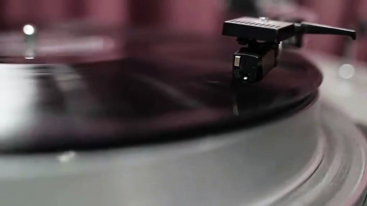 Cherry Gillespie [Featuring Steve Donnelly] - Dreams - BBC Records - 06/1983