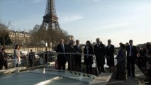Hollande et le Premier ministre indien à bord d'un bâteau-mouche après la vente de Rafale