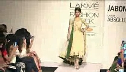 NIMRAT KAUR, RIYA SEN, SHABANA AZMI, RAJKUMAR RAO ON RAMP.3gp