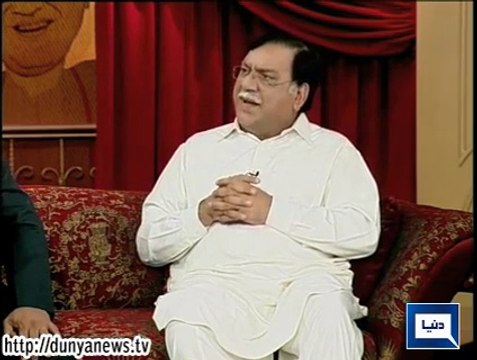 Azizi plays Pervaiz Rasheed with a PTI worker from Karachi