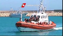 Canale di Sicilia - soccorsi quasi mille immigrati in poche ore