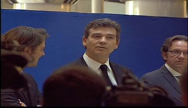 Archive - Passation de pouvoirs entre François Baroin et Arnaud Montebourg