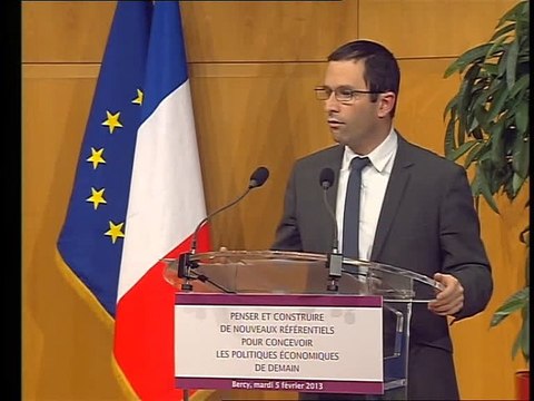 Archive - Benoît Hamon : Penser et construire de nouveaux référentiels pour concevoir les politiques économiques de demain