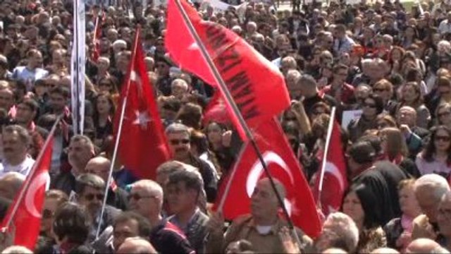İzmir Avukatlardan, İzmir'de Cüppeli Miting
