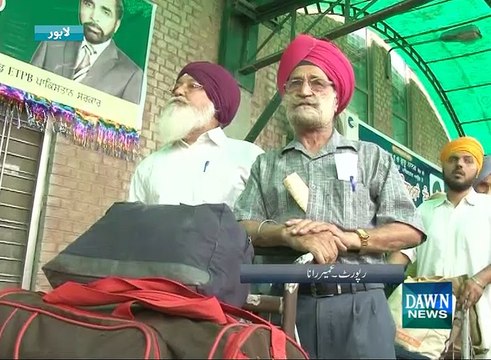 Indian Sikh pilgrims arrive in Pakistan