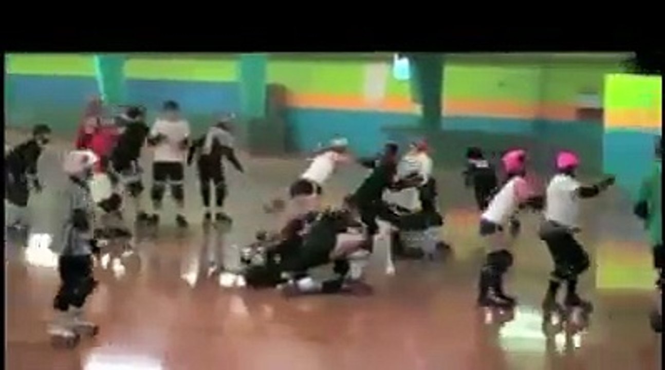 Bu Kızlar Akla Zarar....