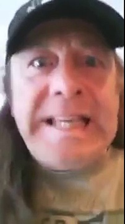 Un Québécois raciste qui dit n'importe quoi