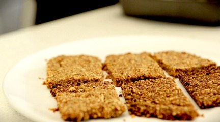 Eat Like A Caveman With This Paleo Granola Bars Recipe