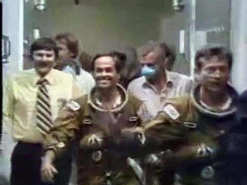 Space Shuttle Hoax -Astronauts Secretly Exit Space Shuttles At Launch