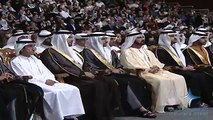 محمد بن راشد يشهد حفل تخريج الجامعة الأمريكية في دبي