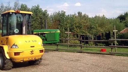 Çİft başlı dev john deere traktör