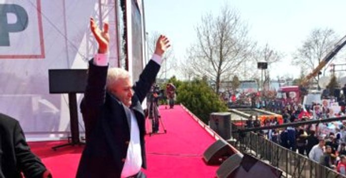 Tuncay Özkan AK Parti Mitingi Fotoğrafı mı Paylaştı?