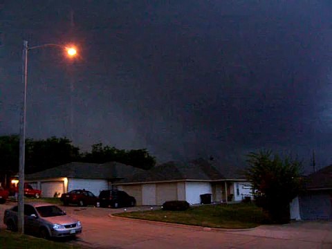 Scary!!! Tornado warning in Fort Worth, Texas with Tornado Siren