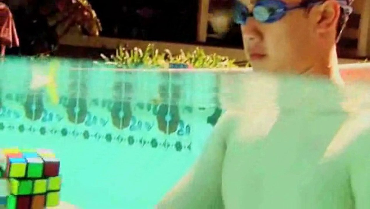 How To Solve A Rubik's Cube Underwater