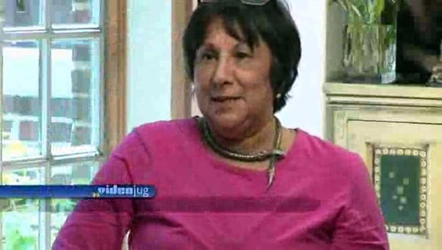 What are some tips for staying at a family member's home?: Multigenerational Family Vacations