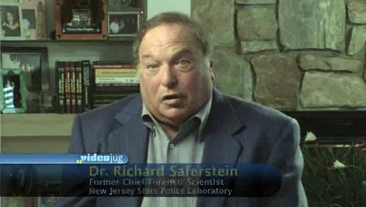 How does a crime lab study in CSI?: Collecting Evidence At A Crime Scene