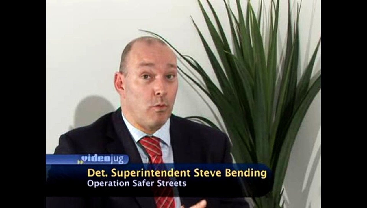 What can men do to avoid scaring women walking on the street at night?: Safety On The Streets