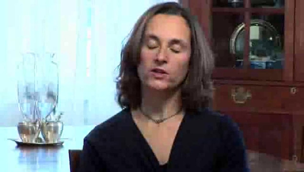 How does a CIA spy living abroad keep in touch with friends and family?: Living Abroad As A CIA Spy