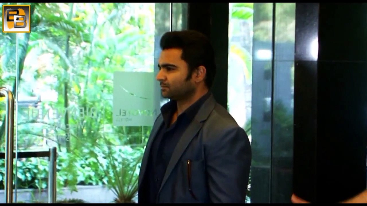 Shahrukh Khan & Abram’s GOA HOLIDAY PHOTOS LEAKED