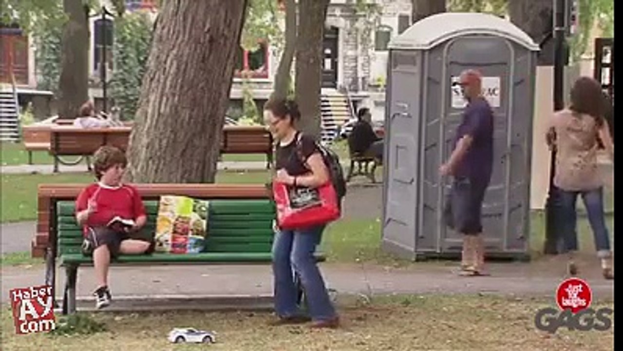 Bu Şakayı İzleyin Derim..Uzaktan Kumandalı Polis Arabası..