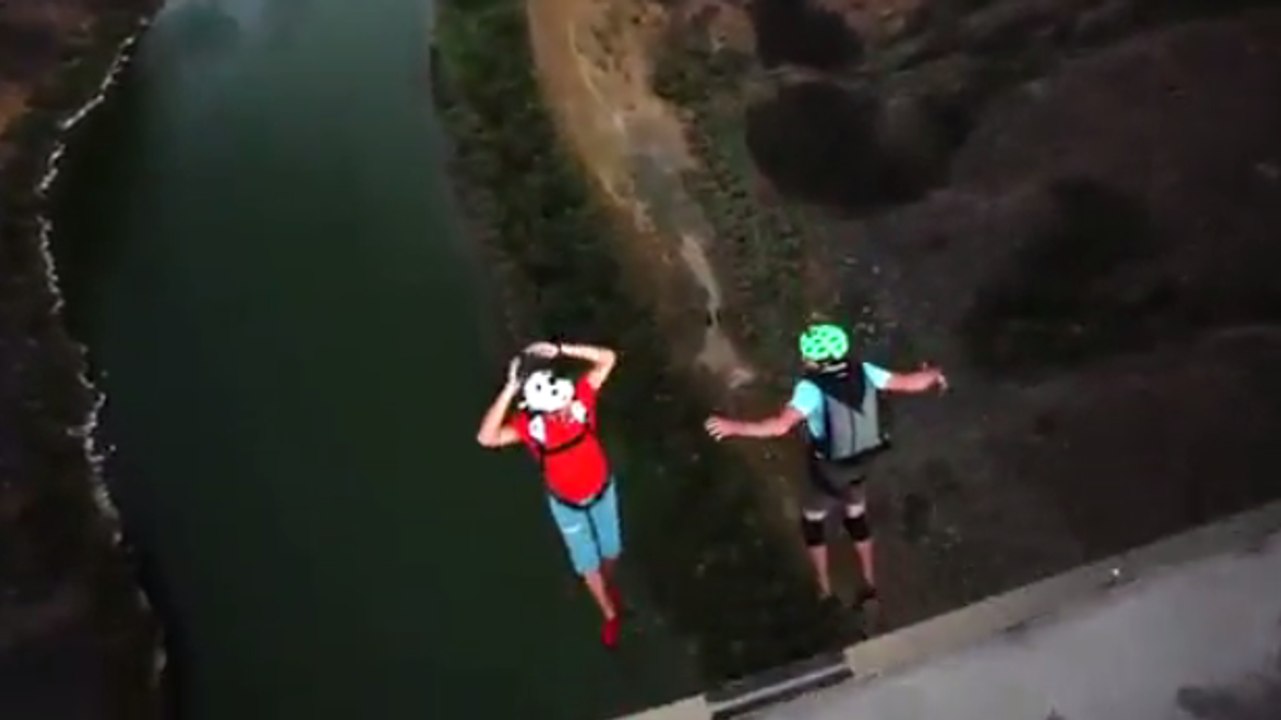 Base Jumping - Falling with Style!