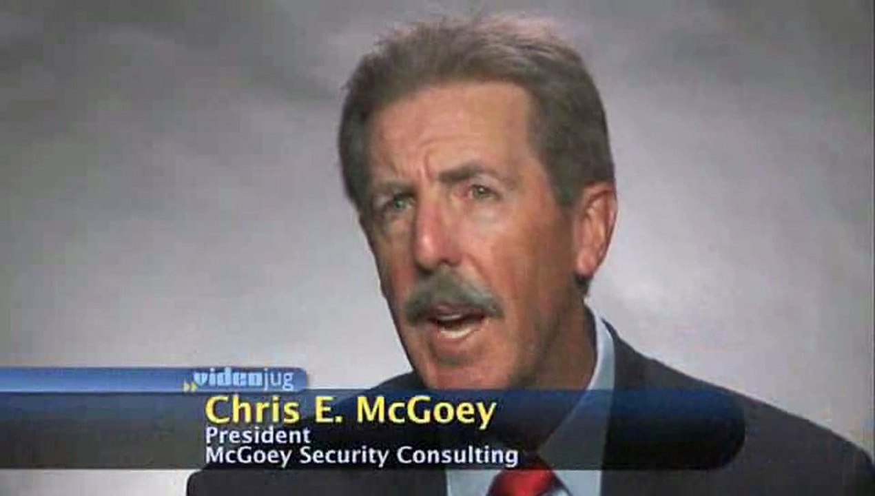 If I am attacked is it better to resist or act passive?: Being Attacked In Public