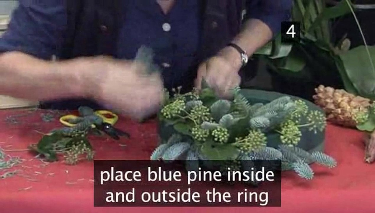 How To Create A Christmas Wreath
