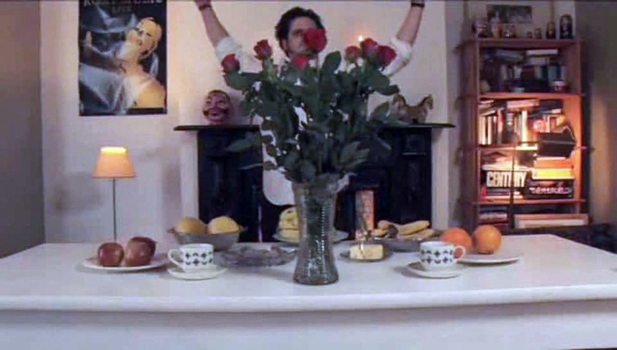 How To Draw A Tablecloth Off From Under A Dinner Service