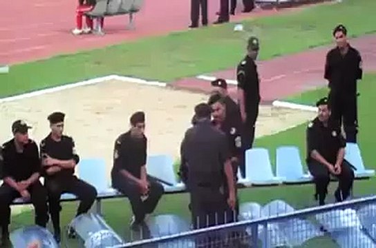 عركة بين اثنين بوليسية توانسة - مقتلة ضحك هههه