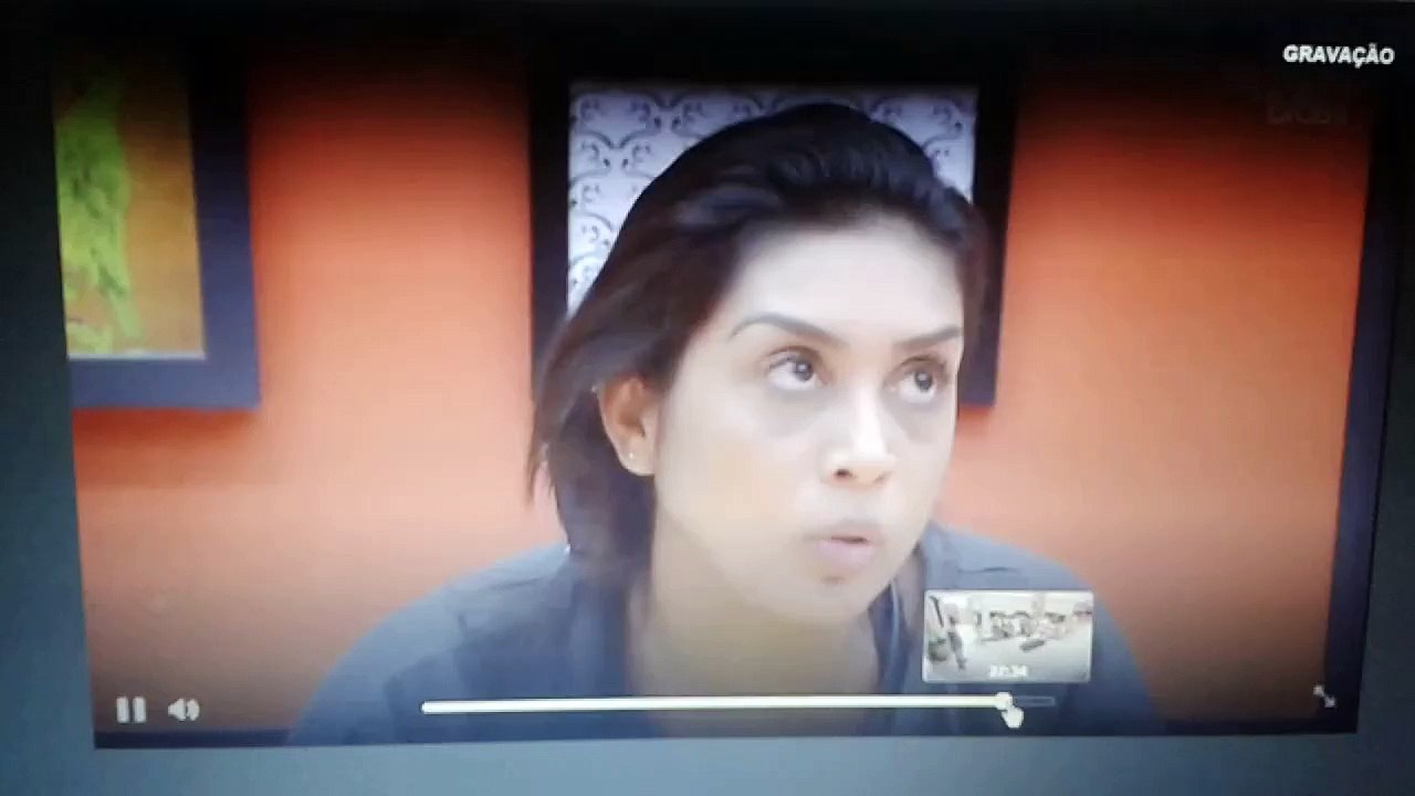 Amanda confessa que espanca pessoas em balada!