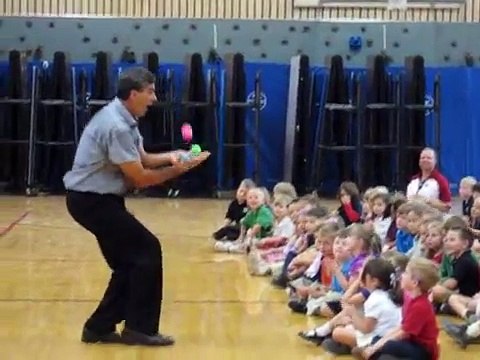 Steve Mills: Master 3 ball Juggling Routine