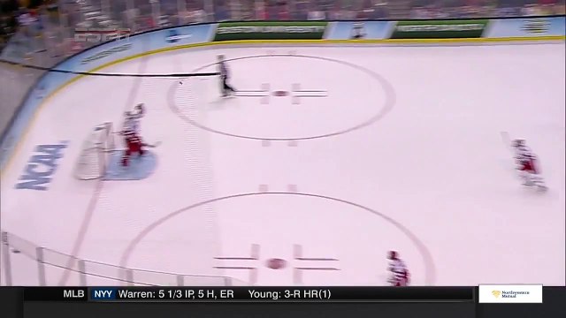 Hockey sur glace - L'énorme boulette du gardien de but de Boston University !