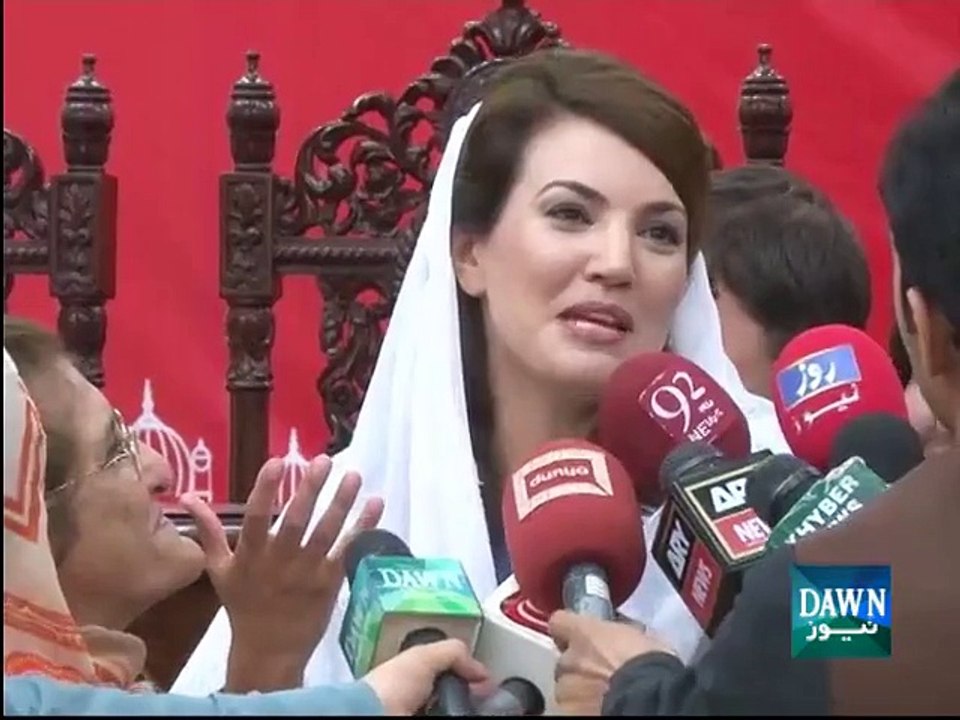 'الطاف بھائی اگر کچھ دینا ہے تو شوکت خانم ہسپتال کو دیں' - Videos