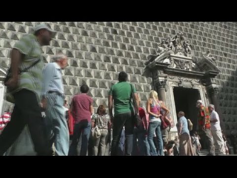 Napoli - La Città invasa dai turisti nel weekend pasquale (07.04.15)