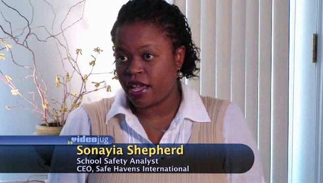 How should a student showing warning signs of violent behavior be handled?: Warning Signs Of Violent Behavior