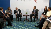 Rencontre historique entre Obama et Castro