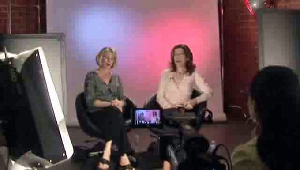 Can I do other activities while breastfeeding in public?: Tips For Breastfeeding In Public