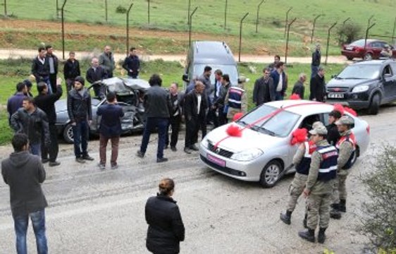 Düğün ile Cenazeye Gidenlerin Araçları Çarpıştı: 2 Ölü, 6 Yaralı