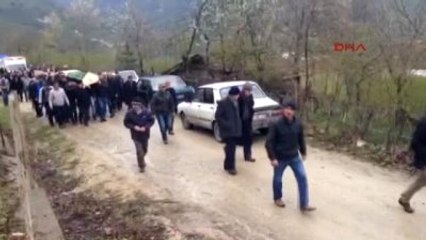 Ordu Kaza Yapan Lüks Otomobilde Yanarak Ölen Genç Kadın Toprağa Verildi