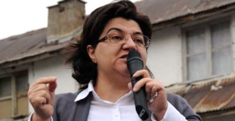 Emine Ayna: Ağrı'da Ölüme Gönderilen 15 Askeri Halk Kurtardı