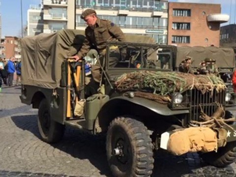 Beelden: Legervoertuigen druppelen alvast Groningen binnen - RTV Noord