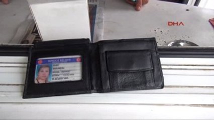 Polis, Bulduğu Cüzdanın Sahibine Ulaştı