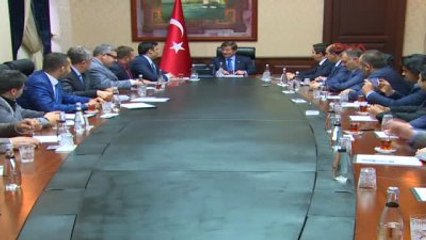 Başbakan Davutoğlu Romanları Kabul Etti