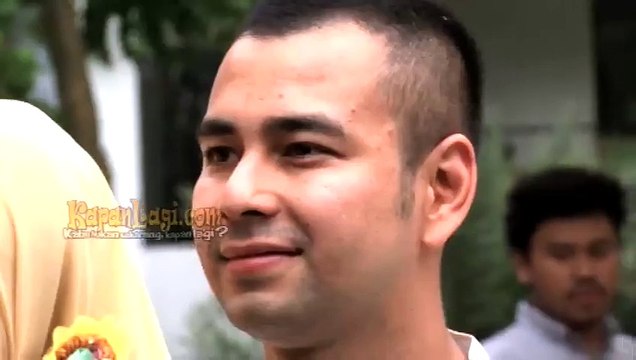 [150401]Kapanlagi - Raffi Ahmad Gemetar Kunjungi Makam Olga Syahputra