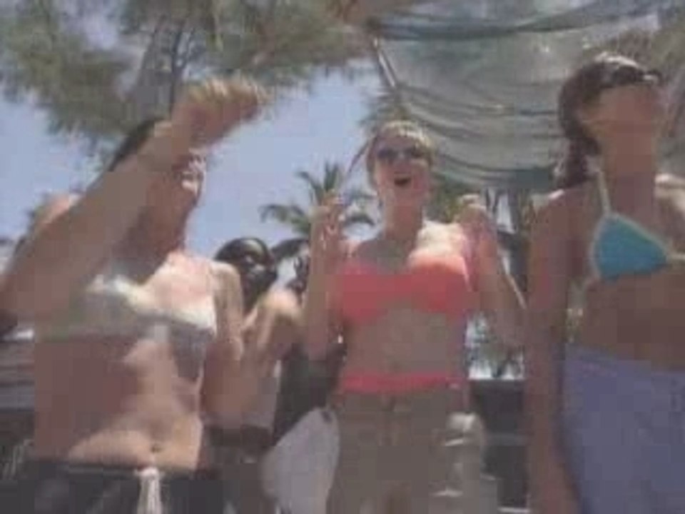 Blink-182 - Whats My Age Again Live