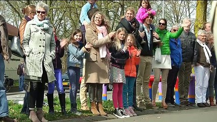 Beelden: Honderden legervoertuigen komen Stad binnen - RTV Noord