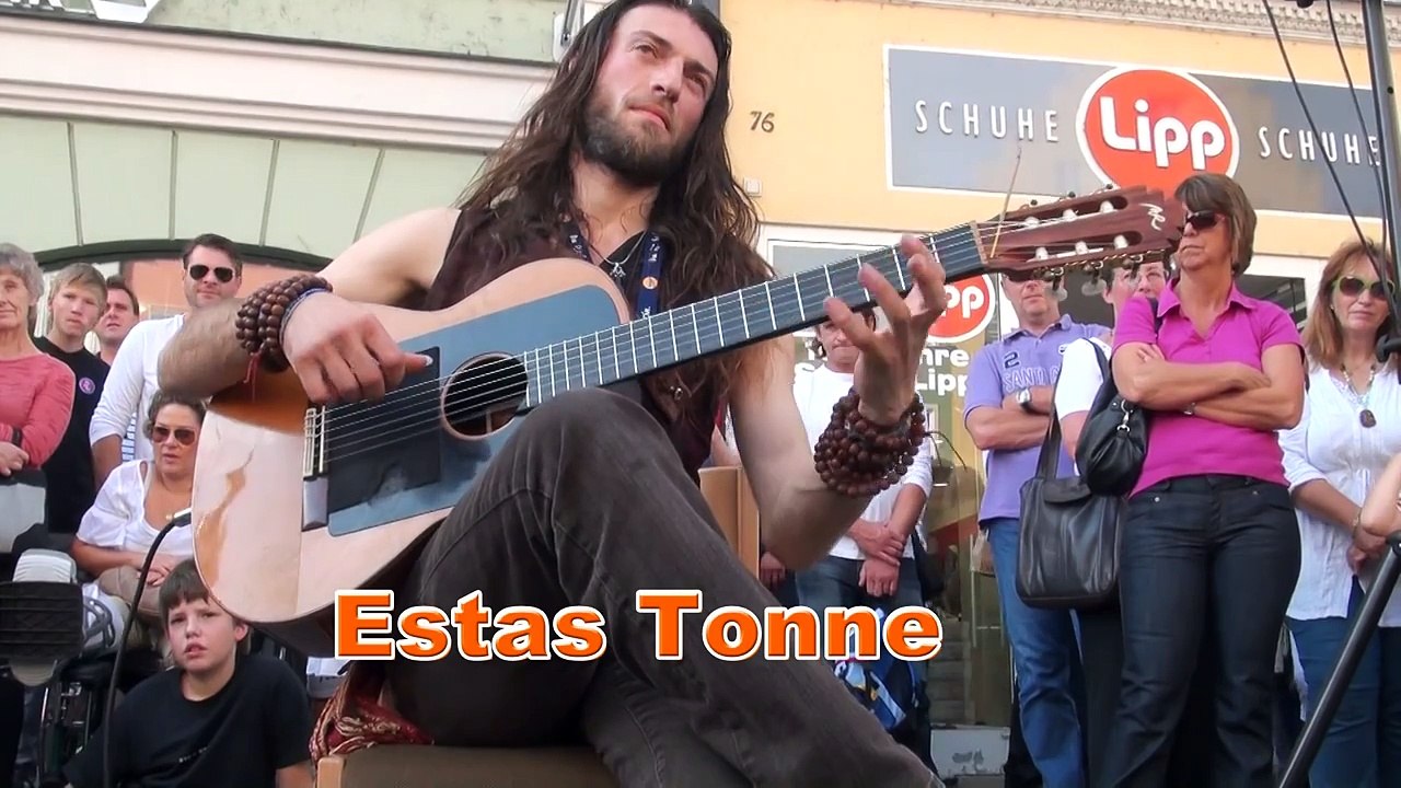 Estas Tonne - The Song of the Golden Dragon - Stadtspektakel Landshut 2011
