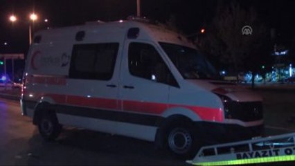 Ambulansla Otomobil Çarpıştı: 5 Yaralı