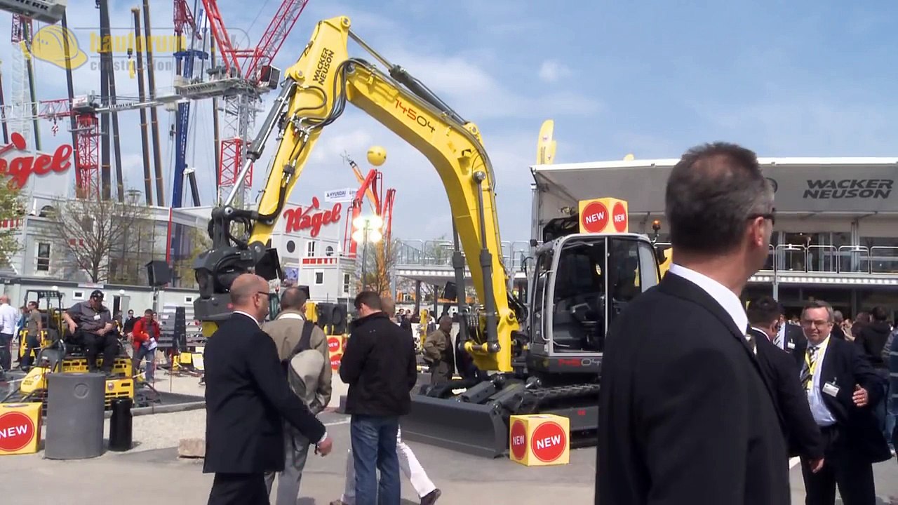 Wacker Neuson 14504 Kompaktbagger - Walkaround & Bauforum24 Interview - bauma 2010 Premiere