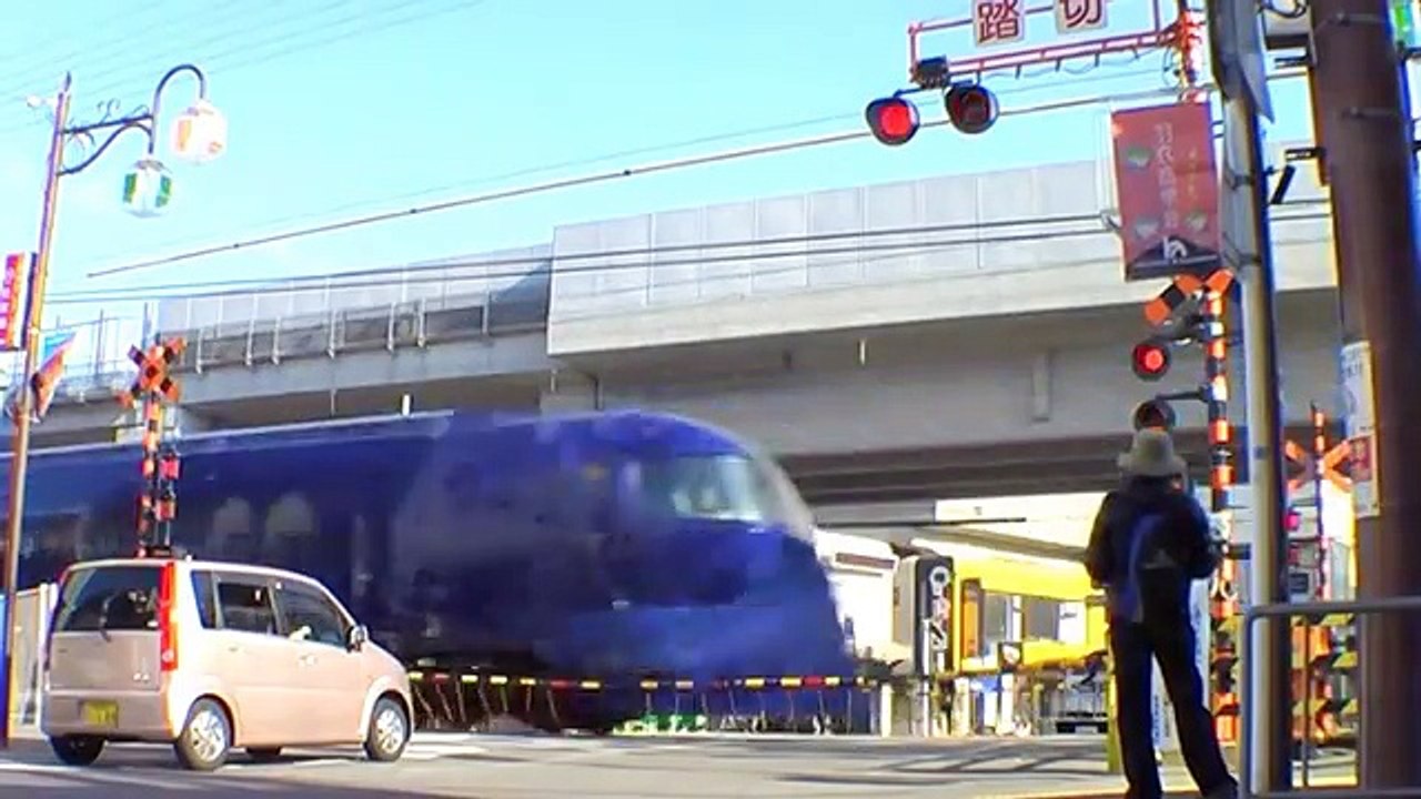 踏切 遮断機 南海電車 特急ラピート 通過 南海本線 羽衣駅 railroad crossing signals japan